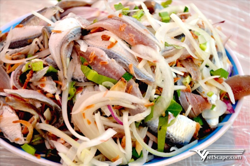 Món gói cá trích nổi tiếng ở Kiên Giang