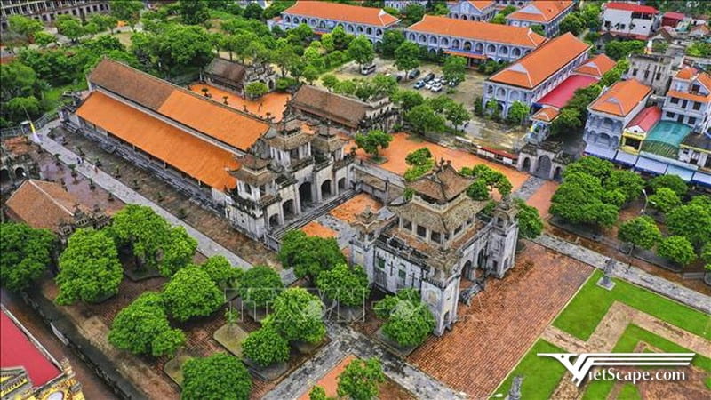 Công trình Công giáo lâu đời này cách trung tâm thủ đô Hà Nội khoảng 120km
