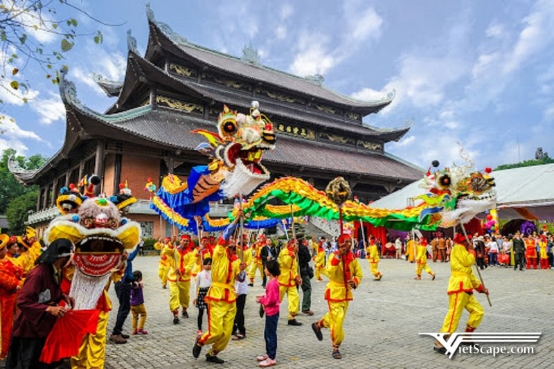 Lễ hội xuân tại chùa Bái Đính Ninh Bình thu hút thu hút đông đảo khách tham quan hàng năm