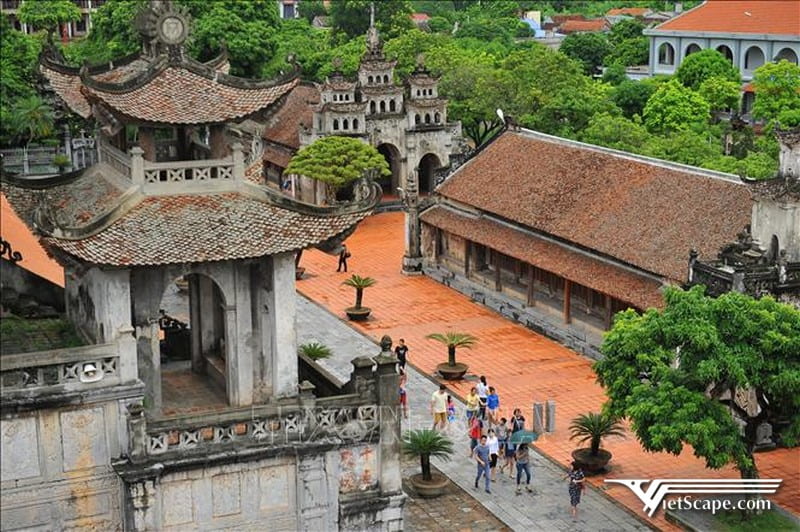 Một góc nhỏ trong tổng thể kiến trúc nhà thờ Phát Diệm được làm từ đá