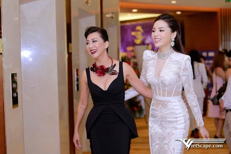 MC Nguyễn Cao Kỳ Duyên có 2 người con gái xinh đẹp với tính cách trái ngược nhau