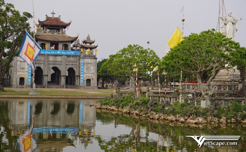 Nhà thờ Phát Diệm mang vẻ đẹp nguyên sơ của Việt Nam