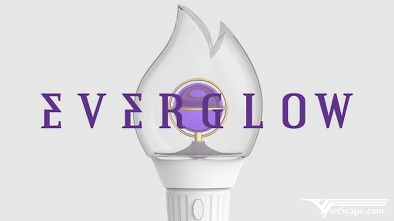 Lightstick Everglow được thiết kế khá giống ngọn đuốc trong suốt