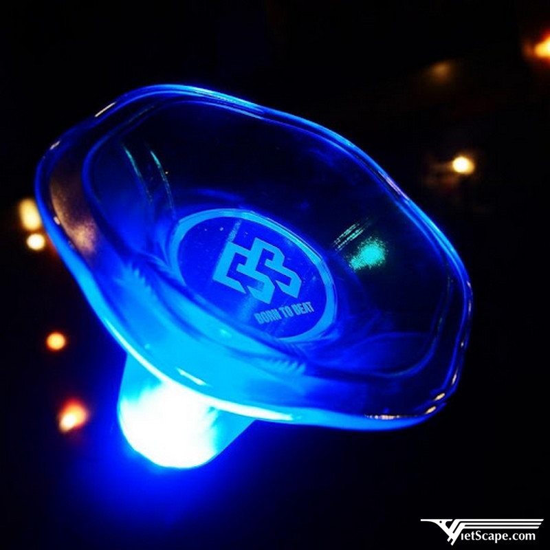 Lightstick Btob được thiết kế mang hình dáng của một chiếc loa màu xanh thanh toát