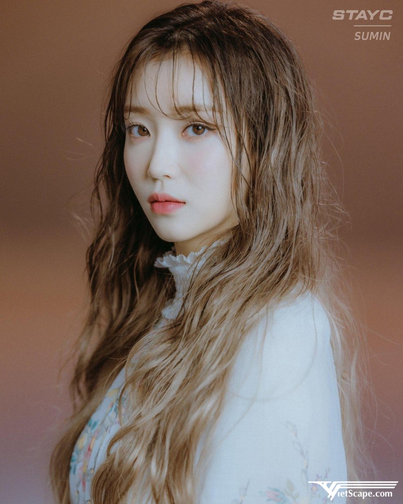 Sumin chính thức gia nhập công ty High Up Entertainment vào năm 2018