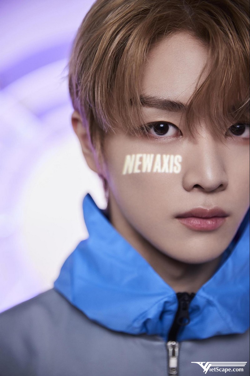 Sungchan ra mắt cùng nhóm nhạc NCT vào năm 2020