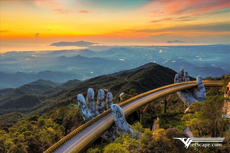Cầu Vàng - niềm tự hào của người Việt Nam