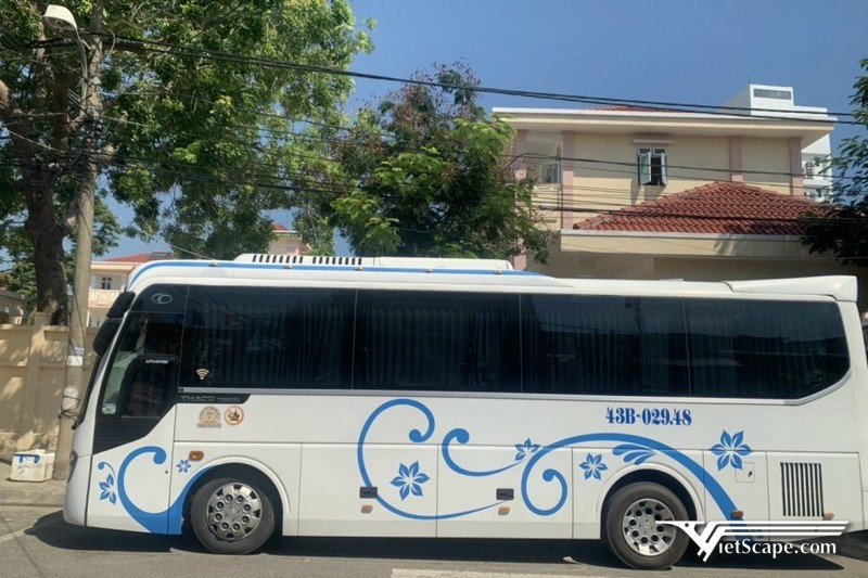 Công ty cho thuê xe với đủ kiểu xe, đáp ứng đủ yêu cầu khách hàng. Đội xe du lịch từ 4 đến 45 chỗ đời mới, chất lượng cao sẵn sàng phục vụ các đoàn khách du lịch, hội nghị, công tác hay đưa đón sân bay.