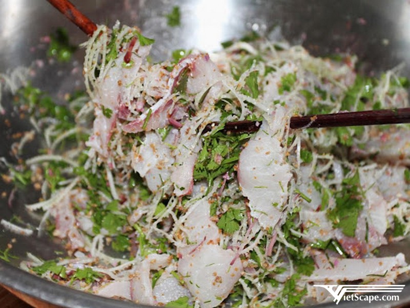 Gỏi cá bỗng sông Lô