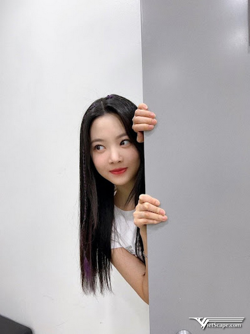 Hong Eunchae lại không tiết lộ bất kỳ thông tin nào về mối quan hệ hẹn hò