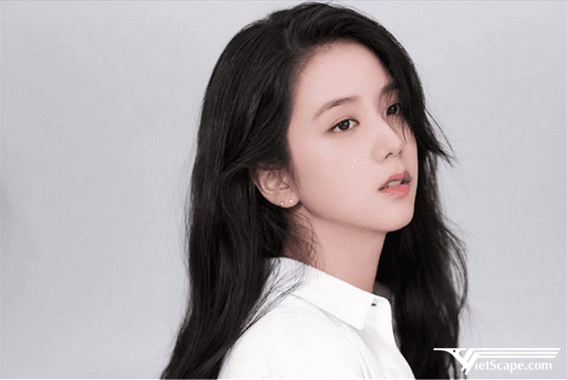 Jisoo vướng tin đồn hẹn hò với tài tử Jung Hae In