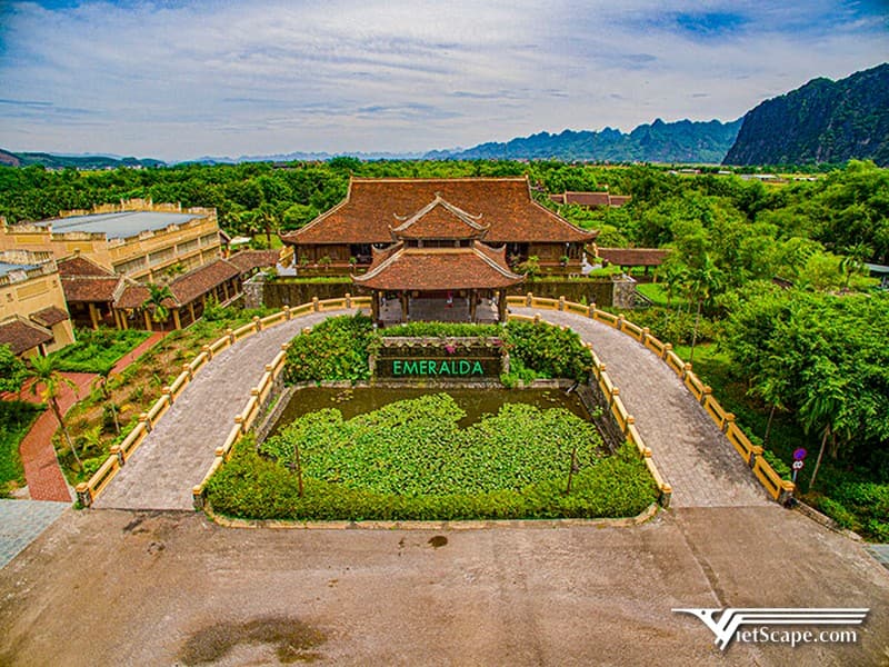 Khu resort Emeralda Ninh Bình giữa núi rừng với cảnh đẹp như mơ sẽ không làm khách hàng phải thất vọng