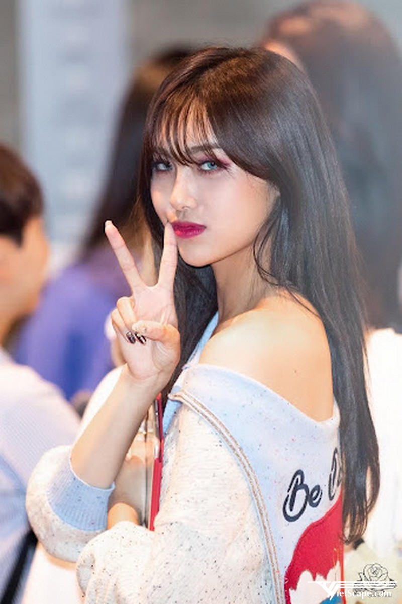 Một số hình ảnh về Aisha