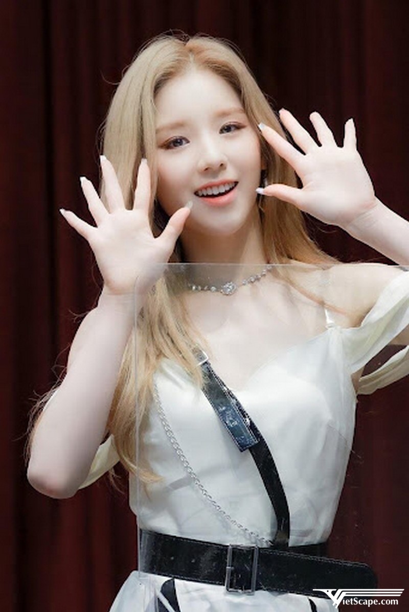 Một số hình ảnh về Heejin