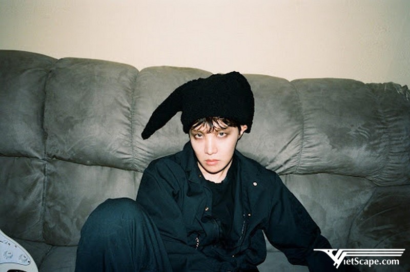 Một số hình ảnh về J-hope