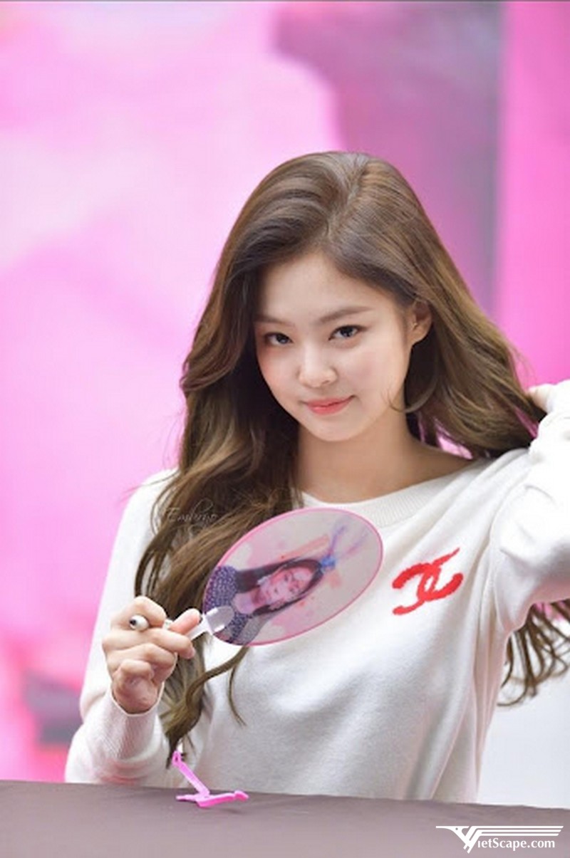 Một số hình ảnh về Jennie