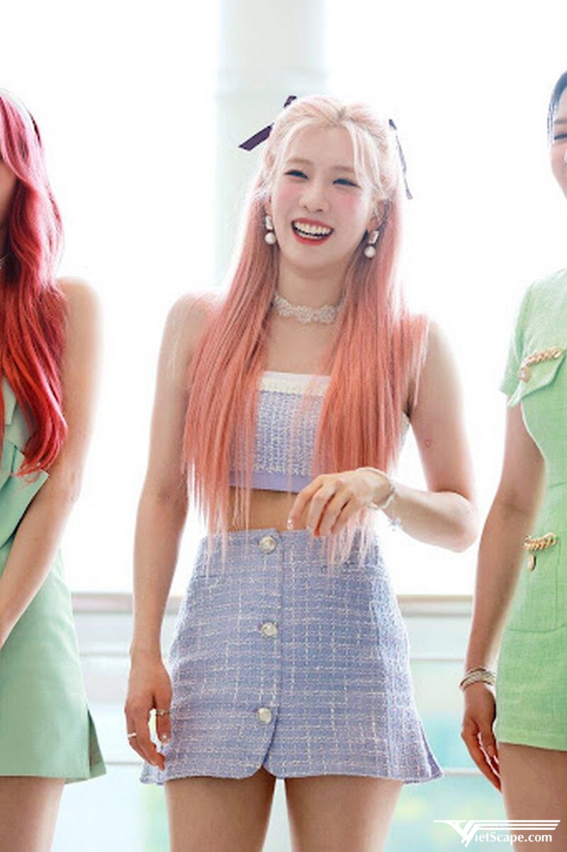 Một số hình ảnh về Kim Lip