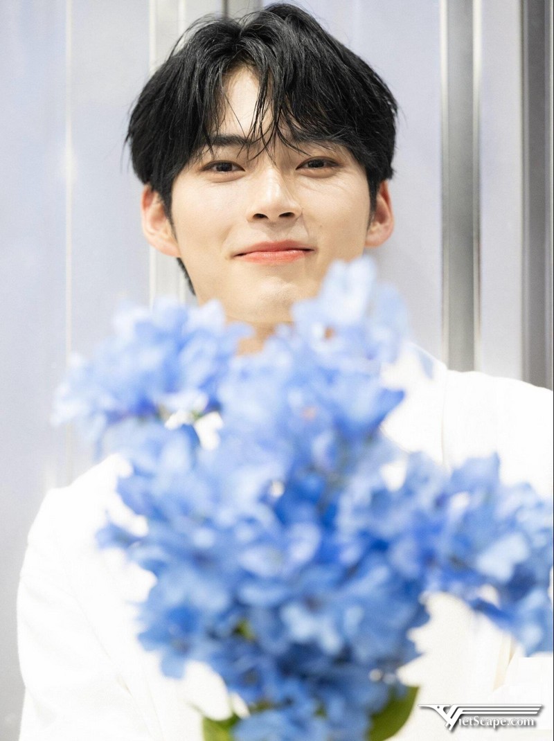 Một số hình ảnh về Sung Hanbin