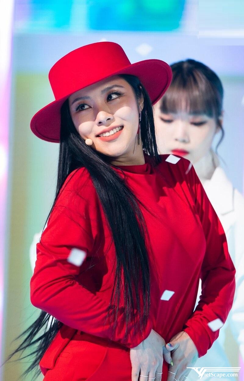 Một số hình ảnh về Wheein