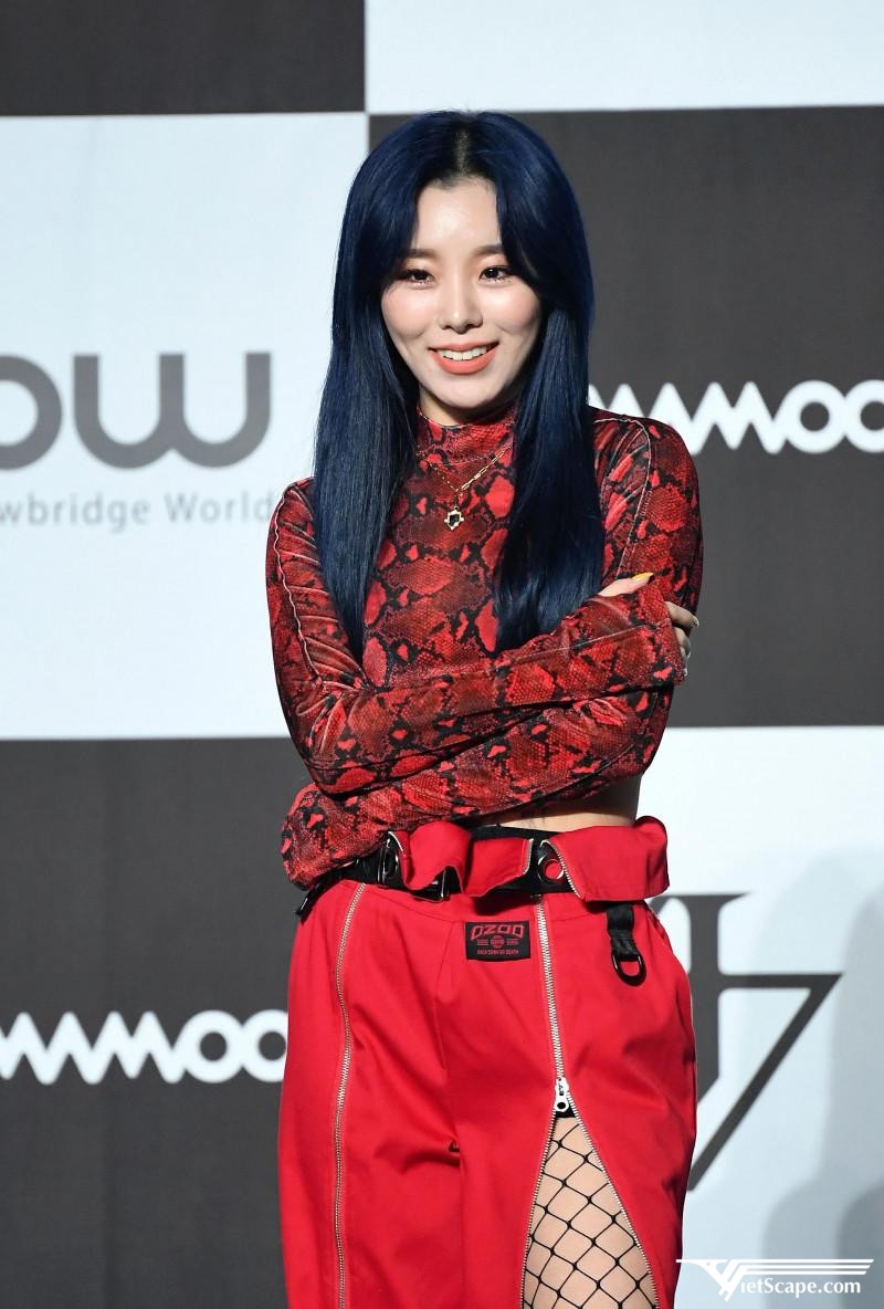 Một số hình ảnh về Wheein