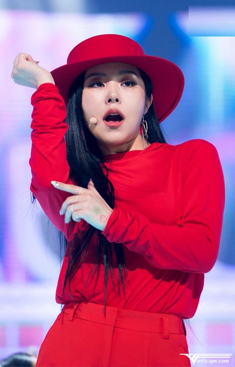 Một số hình ảnh về Wheein