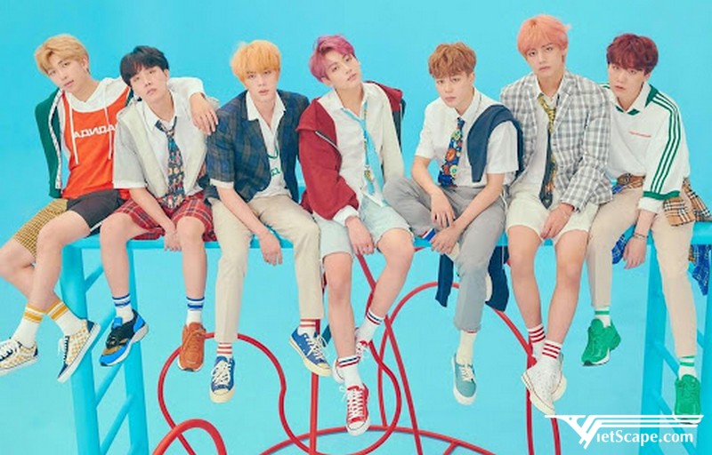 Tên gọi BTS của nhóm có nghĩa biểu thị sự mạnh mẽ và kiên định chống lại những định kiến, phán xét 