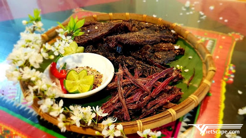 Thịt trâu gác bếp