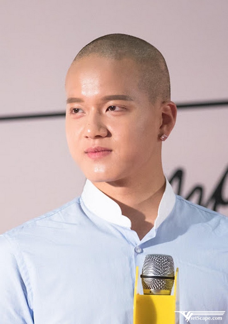 Tin đồn hẹn hò giữa Peniel và thành viên Hyerin của EXID 