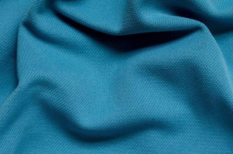 Vải Polyester là loại vải không thoải mái cho người mặc